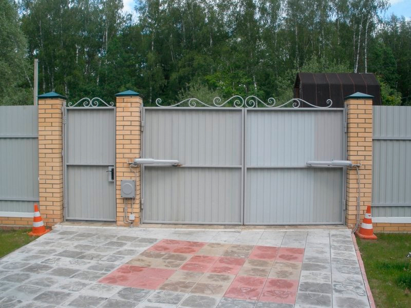 Обычные автоматические распашные ворота