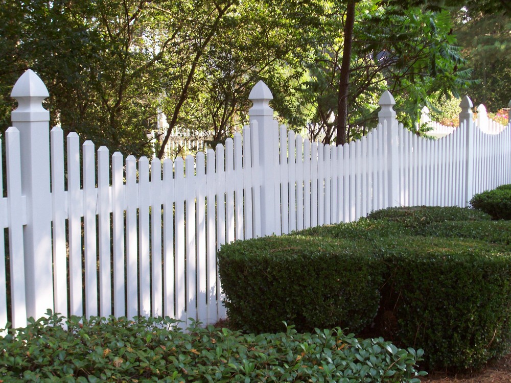 Декоративный забор из пластика