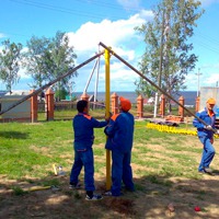 Ставим винтовые сваи для забора: в чем их преймущества?